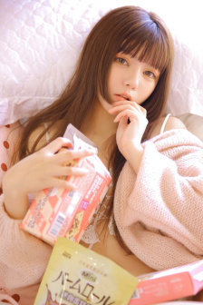 我和美艳的巨ru麻麻